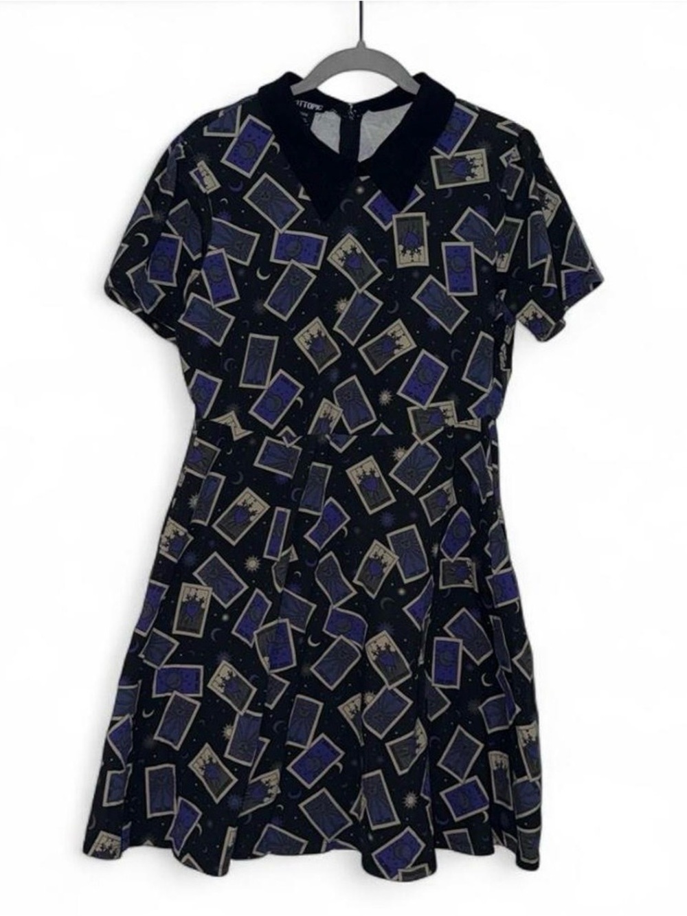 Short-Sleeve Tarot Card Print Dress in Black and Blue